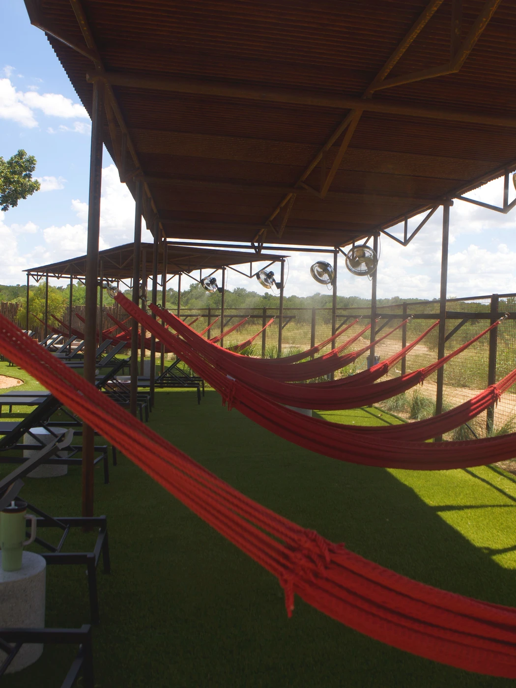 Spa hammocks cooled with mist